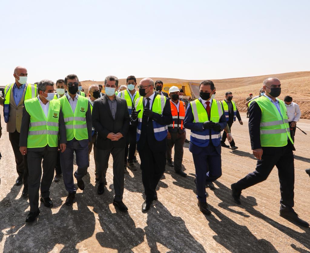 سەرۆکی حکومەتی هەرێمی کوردستان ڕێگەی خێرای هەولێر- دهۆک و شەقامی 150 مەتری شاری هەولێر بەسەر دەکاتەوە 